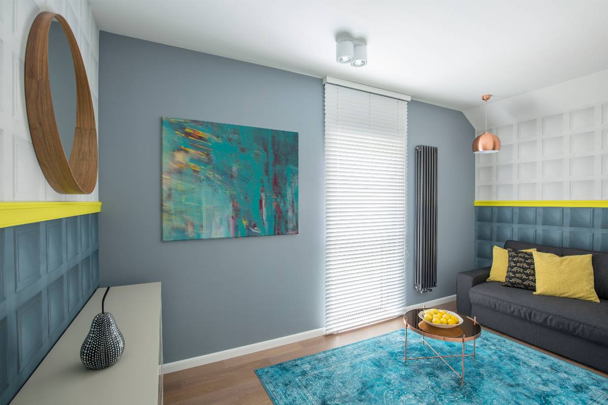 Tapis Shaggy avec canapé gris